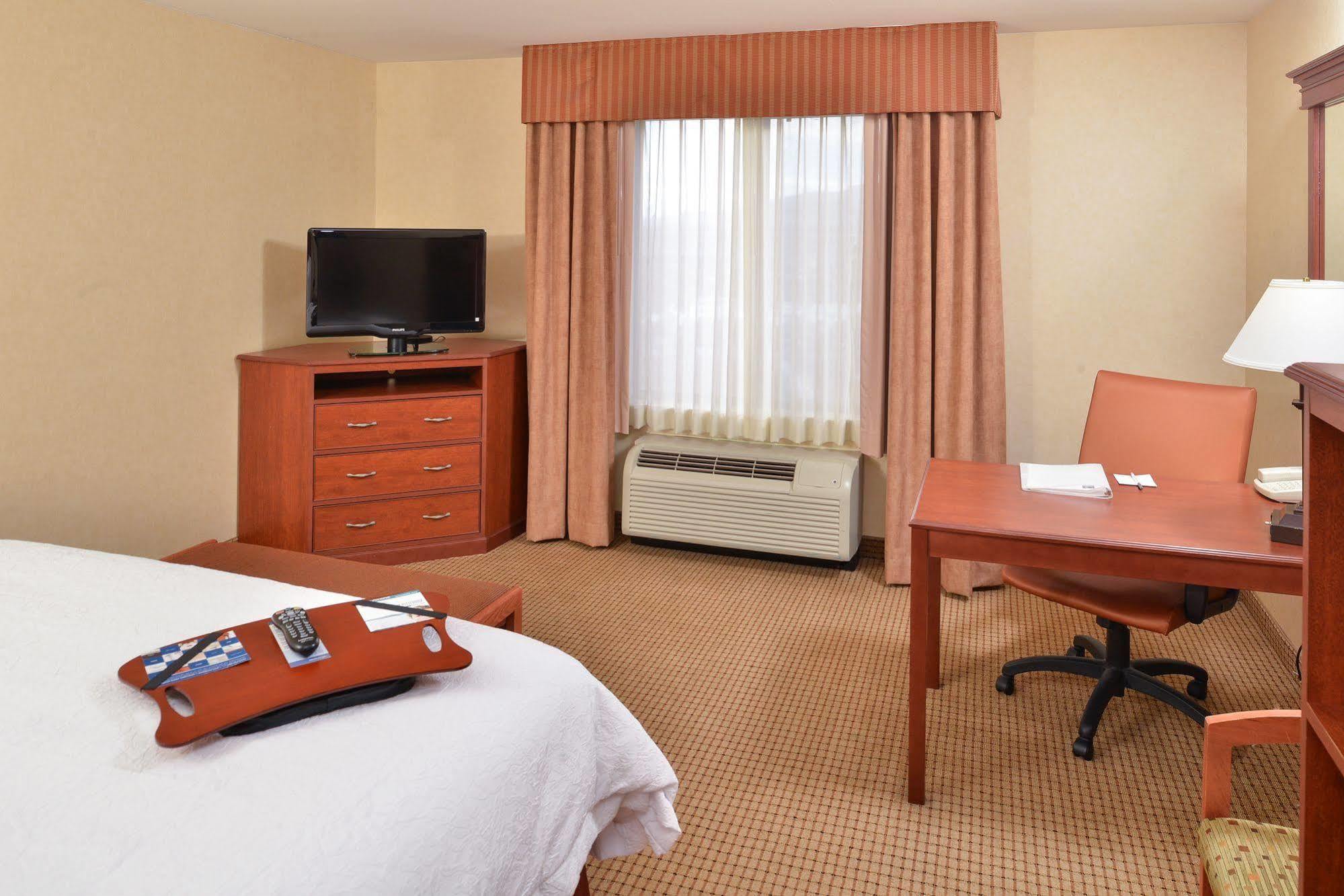 Hampton Inn Рок-Спрингс Экстерьер фото